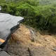 影/暴雨狂襲！台南龍崎市道182線路基崩塌　驚悚畫面曝