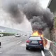 國1桃園段火燒車駕駛跳車逃生　轎車陷火海燒到剩骨架