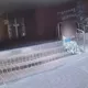影/妙齡女中正紀念堂旁藏菜刀坐階梯咆哮！驚動逾10警圍捕
