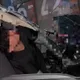 影/司機渾身血倒駕駛座！新北「貨車撞中巴」重大車禍直擊