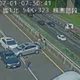 影/國1詭異3車追撞「碎裂狂噴」！現場回堵中上班族哀號