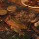 不只大豆沙拉油有「苯駢芘」　食安專家：少吃炭烤肉類
