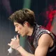 王力宏成都演唱會開場失足重摔！左耳濺血仍敬業繼續演出