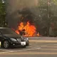 影/屏東南州交流道火燒車！超商旁烈火吞噬　駕駛驚險逃生