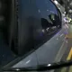 影/新北男毒駕拒檢加速逃逸　遭警圍捕砸破車窗活逮