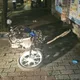 影/噴飛重創！新店「男騎車高速撞牆」有生命危險