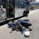 影/台大正門口機車逆撞公車　騎士噴飛慘摔毒駕篩檢陽性