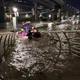 暴雨淹沒北市雁鴨公園水深1米　3男受困警消急救援