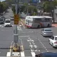 影/疑闖紅燈!高鐵苗栗站快捷公車撞安全島 驚險畫面曝