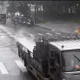 影/移動炸彈！高雄貨車瓦斯沿路狂洩白煙衝800米　驚悚畫面曝