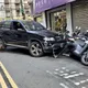 影/新北板橋拖吊車操作不慎　掃倒多台機車釀1傷