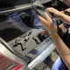 影/移動軍火庫!平鎮70歲翁毒駕遭攔 車內查獲衝鋒槍