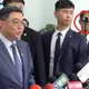 要對記者蒐證?卓榮泰隨扈「開始拿GoPro」