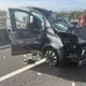 影/國1竹北段慘烈事故!「失控衝撞油罐車」車全毀、駕駛重創