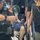影/50刀砍死妹夫！陽交大教授出院了　10警戒護移送