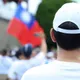 朱立倫「凱道台下背影照」挺反毒油影片創作者韋淳祐　轟賴政府查水表傷害民主
