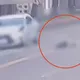 影/北市女跨越分隔島「遭休旅車撞飛」慘死