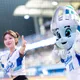 男粉大巨蛋違規送禮！李珠珢遭戳背「睜眼驚恐」　網友罵翻