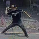 影/三峽驚見「飛榔頭破窗」！女耳朵突劇痛　低頭驚見凶器掉腳邊