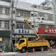 換招牌吊車勾電線！嘉義工人命危送醫　釀近3千戶停電