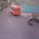 影/基隆公車處遭闖入開走巴士　警火速攔車逮毒蟲送辦