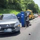 國道2號大湳段貨車連撞3車翻覆　2人受傷急送醫