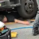 影/台中行人地獄！男遭貨車輾壓滿身血　堆高機出動救人