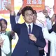 狂讚沈伯洋「橘色」主視覺　下秒被問沒受邀？高嘉瑜尬笑：呵呵呵