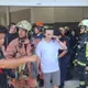 好市多新莊店「員工持3刀站屋頂」！警消緊急勸下