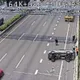 國道1號神岡段自撞翻車車禍　3人受困2傷送醫