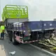 國1民雄段大貨車右前輪突爆胎！隔音牆遭撞爛一整排