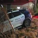 高雄阿sir累了嗎？巡邏車「整輛衝進園區」1員警受傷