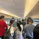 影/高鐵出事了「車廂內行動電源起火」！旅客嚇奔逃