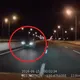 玩命國道！天兵駕駛「國1逆向開在內車道」　警方車追人揪兇