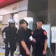 影/15歲少年北捷車廂把玩塑膠摺疊刀　移送士林地院裁處