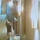 影/陌生男地上撿「萬用卡」　韓女住台飯店遭闖入嚇壞