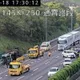 影/國道3號通霄段車禍　聯結車追撞小貨車翻覆3人送醫