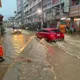 南投晚間大雷雨狂炸！市區積水、山路落石　下班尖峰用路人哀號
