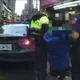 影/蘆洲翁違規拒檢情緒失控　嗆警「拿槍打死我」遭管束