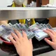 高雄機械公司欠稅帳戶遭凍　老闆急扛「400萬現金」繳清