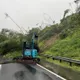國道十號燕巢段邊坡土石滑落　東向車流得繞道！