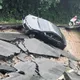 影/佛祖保佑!台南六甲「車遭崩塌邊坡扯落」夫妻差一步墜谷