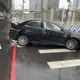 新莊轎車拒檢！逆向暴衝泰山捷運廣場自撞　2男棄車逃逸