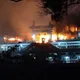 台北指南宮晚間突竄大火！凌霄寶殿全面陷火海　消防緊急灌救中