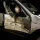 新竹尖石鄉土石坍方!落石砸中白色轎車 車門被砸爛