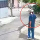 影/新竹男遭狗吠竟持刀追砍女飼主　衝向員警遭槍開制伏