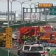 影/台74線3車連環撞！小貨車翻覆　駕駛受困意識模糊送醫