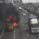影/國到1號仁德段火燒車　大貨車車頭起火全面燃燒