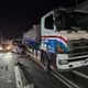 影/好險沒炸！淡水路上冒白煙　51歲男撞上油罐車