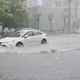 影/雷雨狂炸彰化員林「大橋灌瀑布」　水淹半個輪胎高